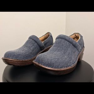 B.O.C Jean Clogs NWOT Sz 7